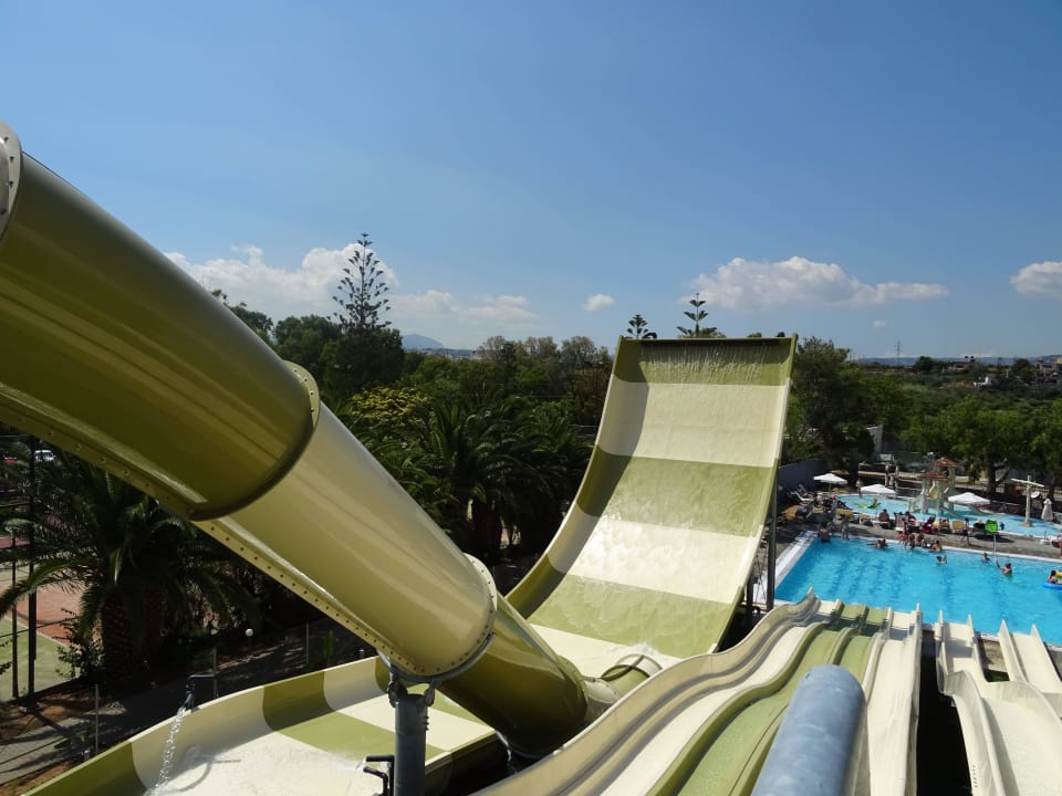 Rutschen im Aqua Park Atlantica Akti Zeus Hotel