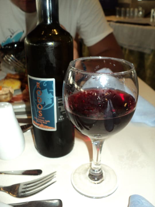 Wino dostępne w dowolnej ilości w opcji all Hotel Kalithea Horizon Royal