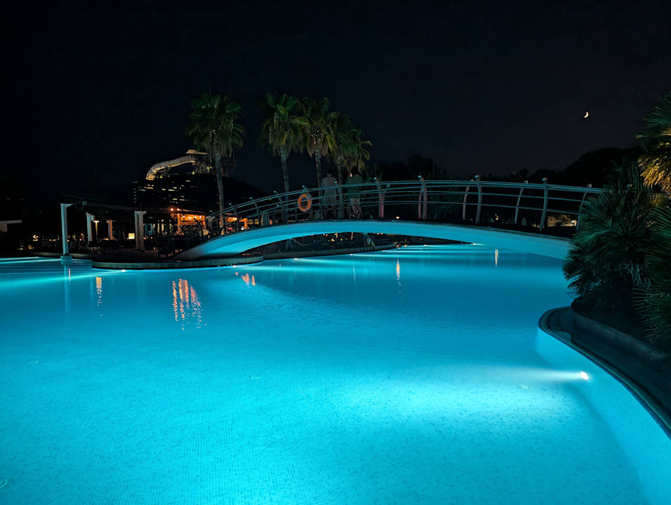 Pool Lara Barut Collection