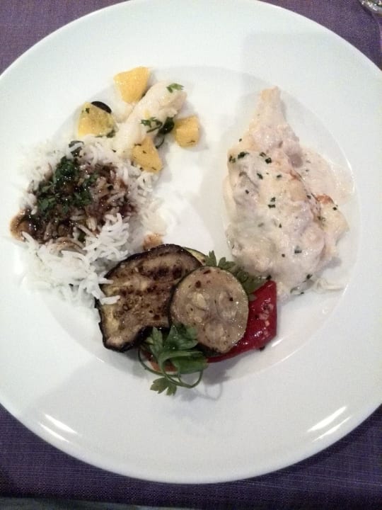 Auswahl Hauptmahlzeit Büffet The Canvas Hotel Dubai MGallery By Sofitel