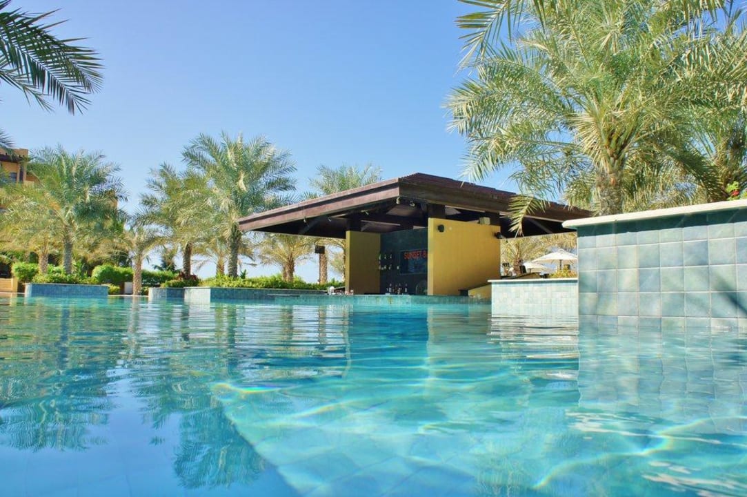 Salwasserpool und Swimup-Poolbar Rixos Al Mairid Ras Al Khaimah