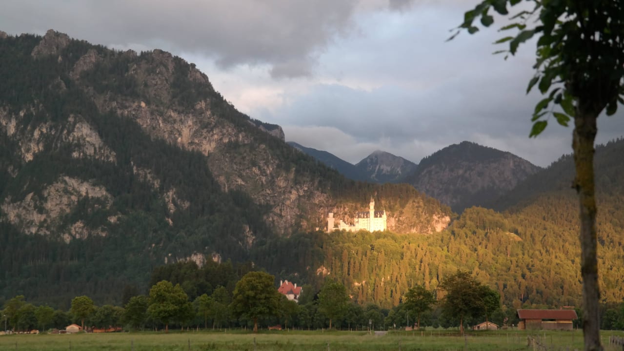 Neuschwanstein im Abendrot Hotel Das Rübezahl