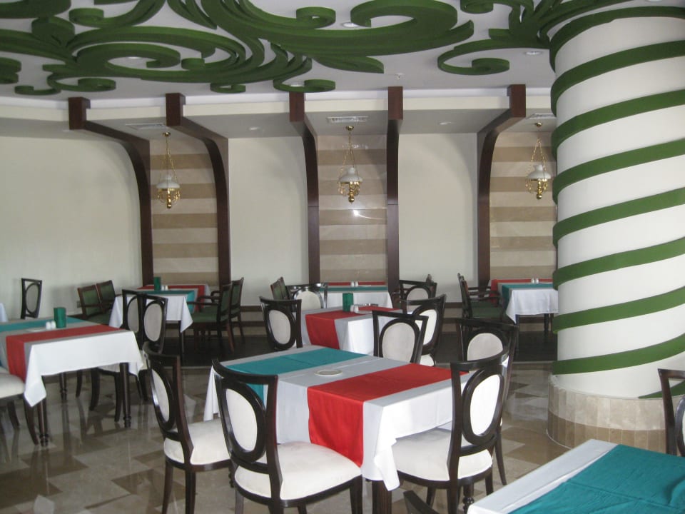 A la Carte Restaurant Alba Resort Hotel