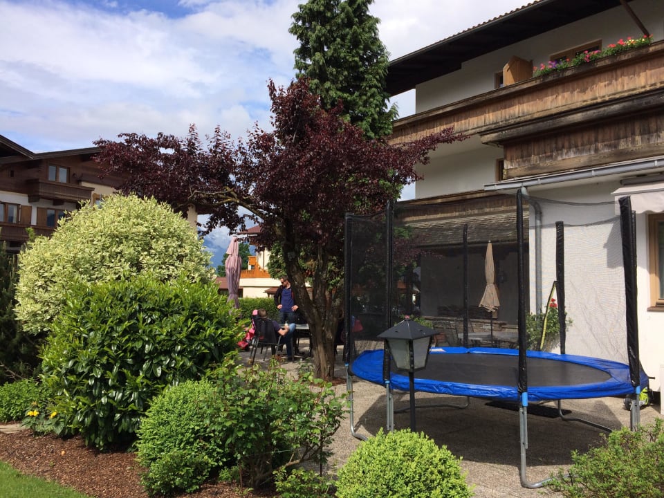 Garten  Angerer Alpine Suiten und Familienappartements Tirol