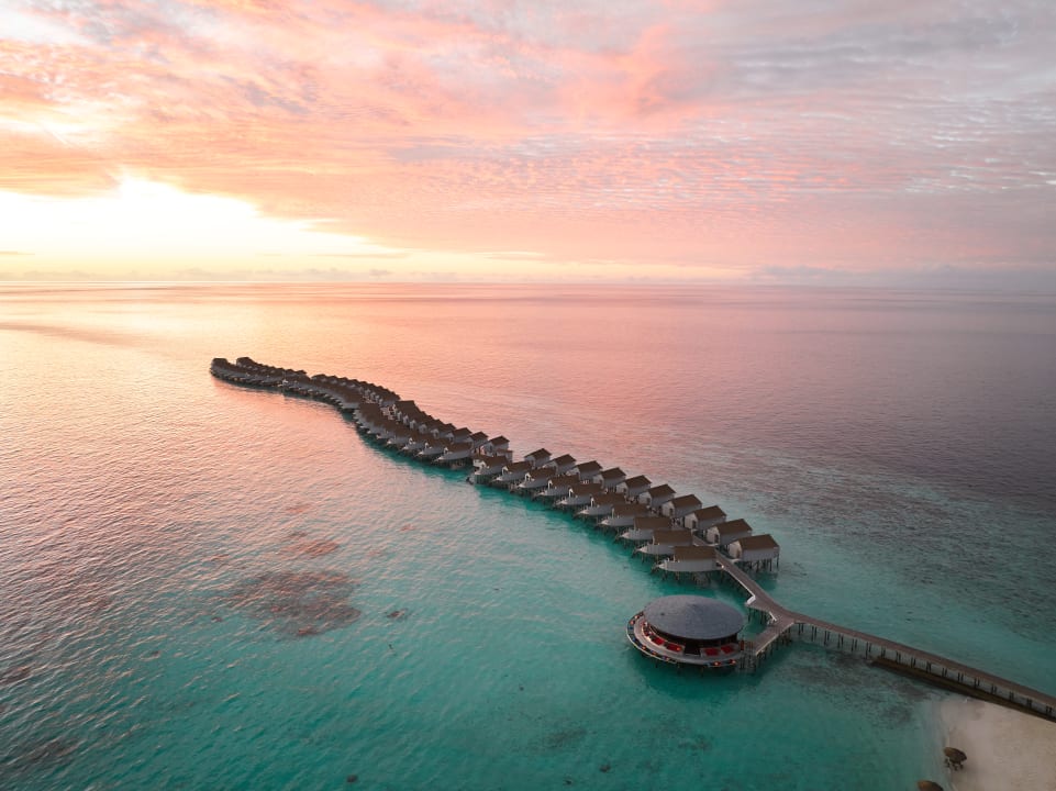 Außenansicht Centara Ras Fushi Resort & Spa Maldives
