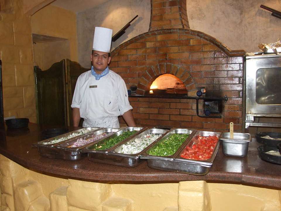 Pizza Pickalbatros Alf Leila Wa Leila Resort - Neverland Hurghada