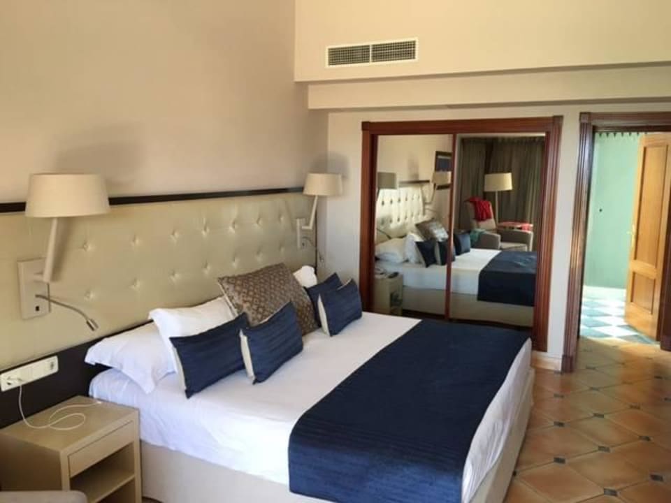 Schlafzimmer der Suite H10 Playa Meloneras Horizons Collection