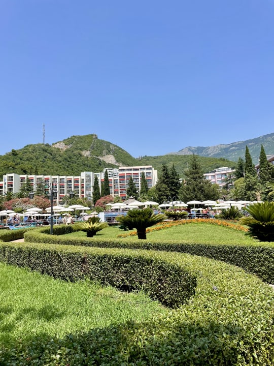 Gartenanlage Iberostar Waves Bellevue