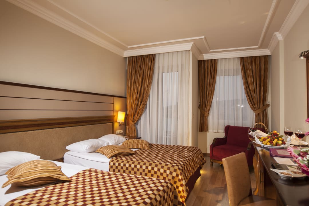 Zimmer Rox Royal Hotel