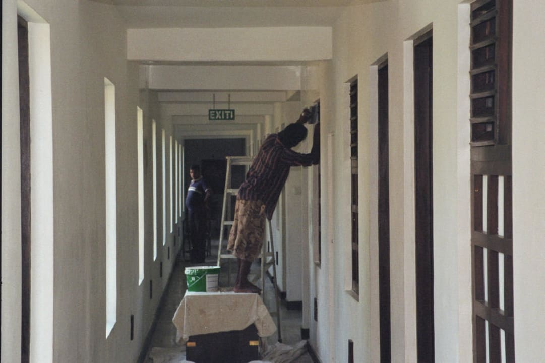 Malermeister in unserem  Gang  Earl’s Reef Beruwala