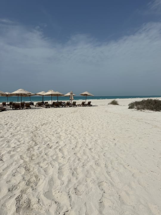 Strand Saadiyat Rotana Resort &  Villas