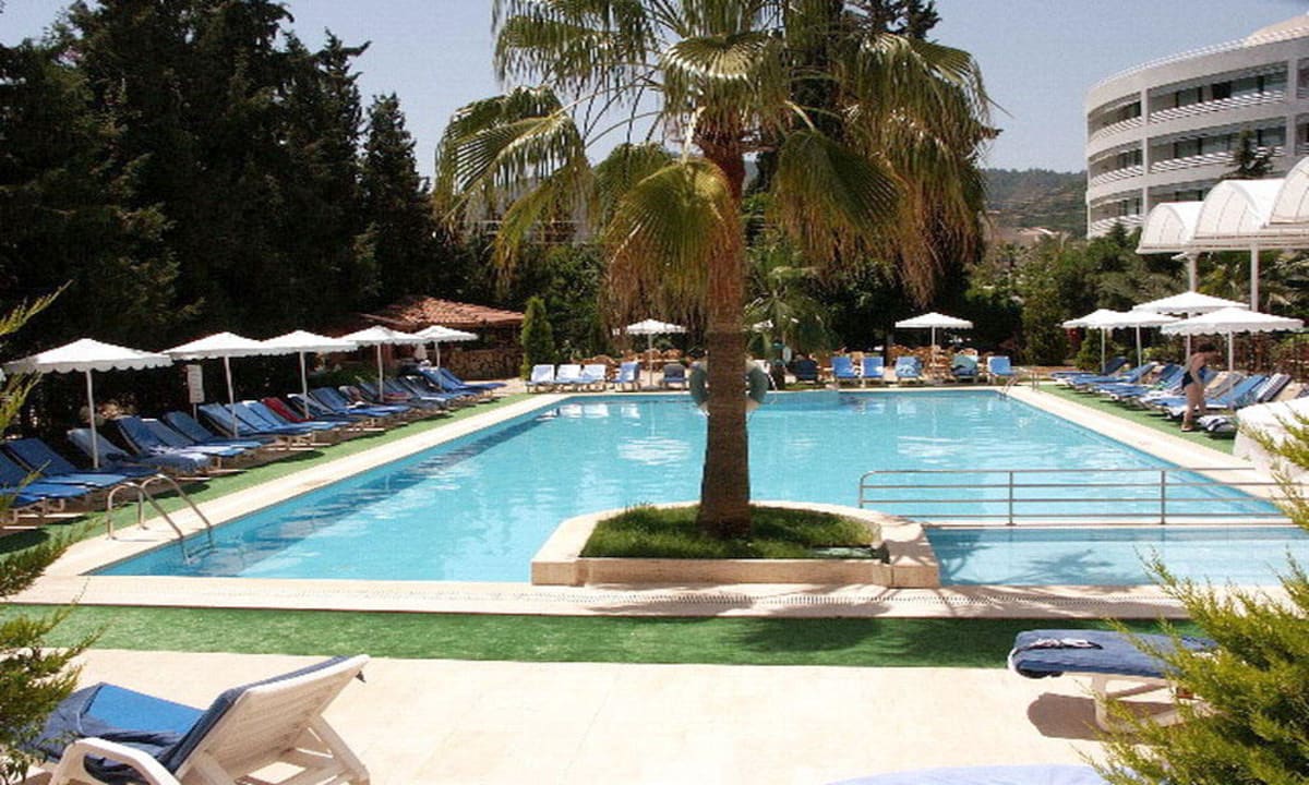 Pool Kayamaris Hotel