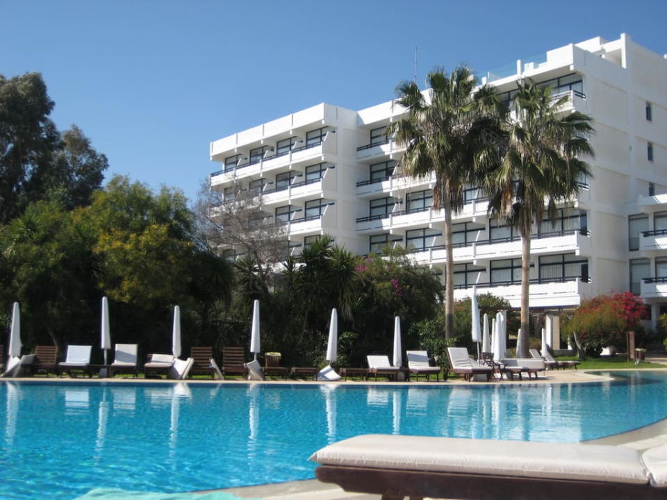 Blick auf den West Wing Hotel Grecian Bay