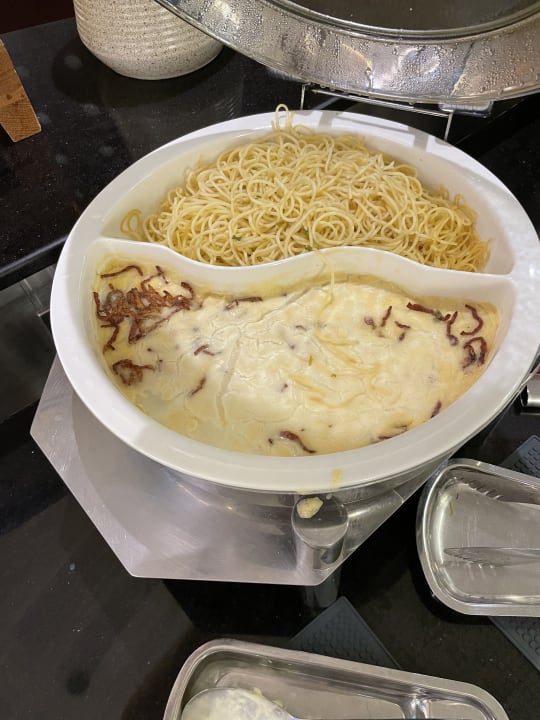 Gastro Rose Rayhaan by Rotana