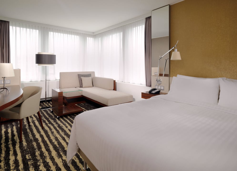 Superior Room  Zürich Marriott Hotel