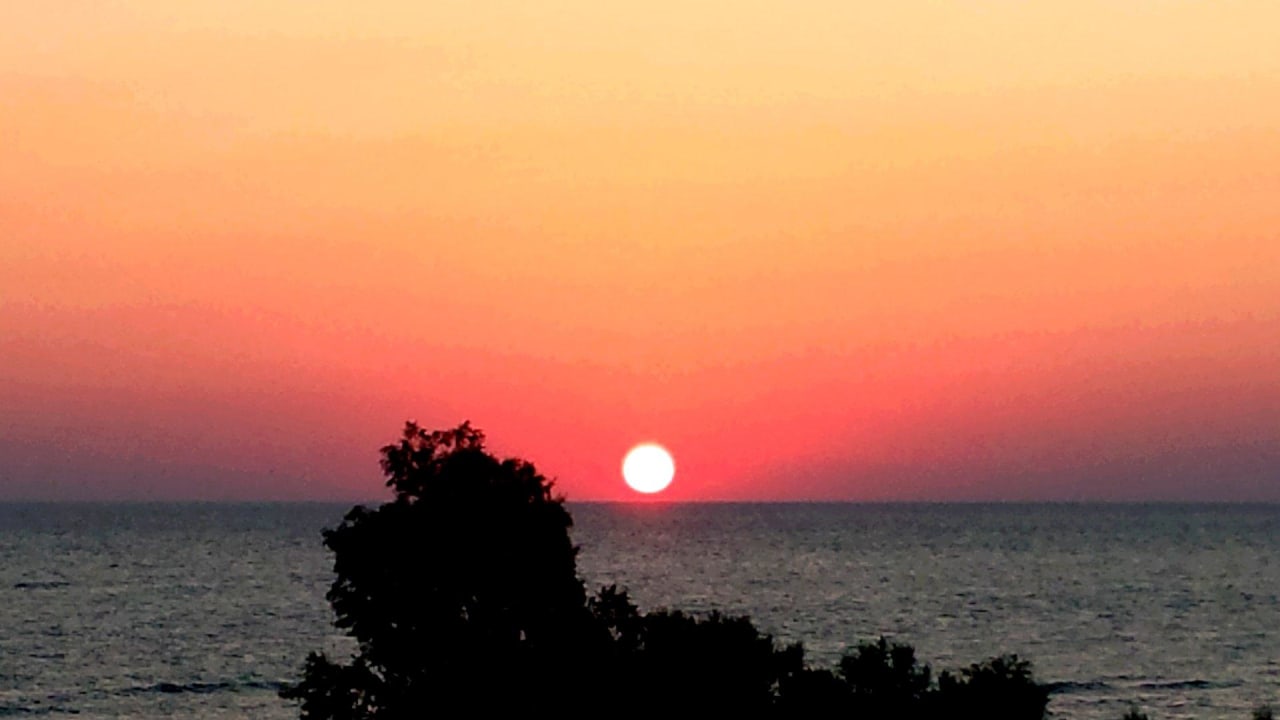 Sonnenaufgang, Blick vom Balkon Vantaris Luxury Beach Resort