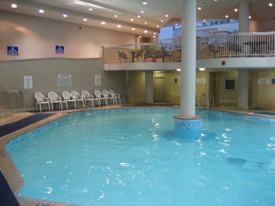 Innenpool Hilton Niagara Falls / Fallsview Hotel & Suites