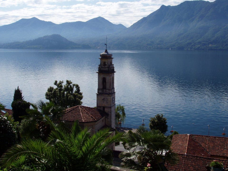 Blick von der Terrasse auf den See Park Hotel Paradiso