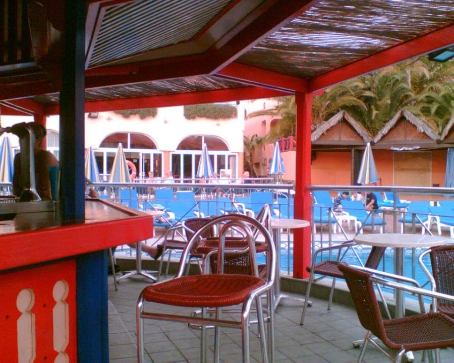 Bar mit Poollandschaft Turbo Club