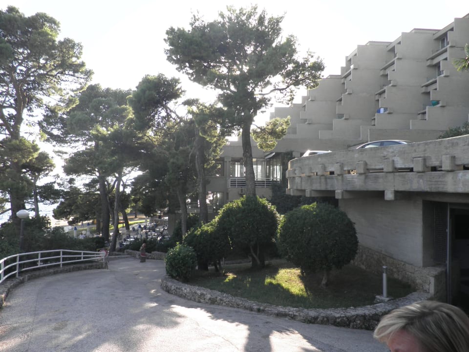 Das ist der Weg Lobby-Strand  Bluesun Hotel Soline