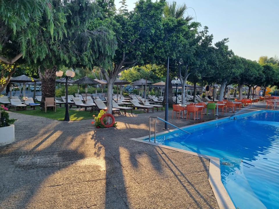 Gartenanlage Corissia Beach Hotel