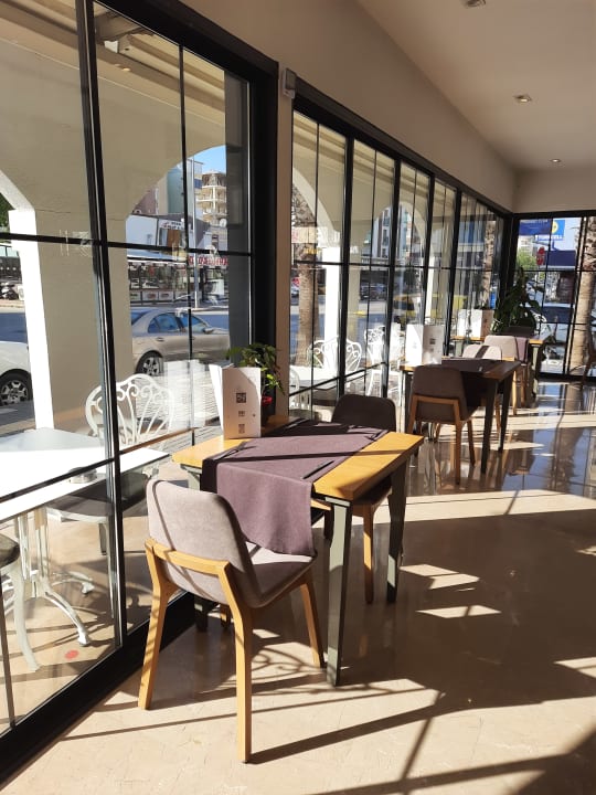 Gastro Sealife Lounge - Adult only