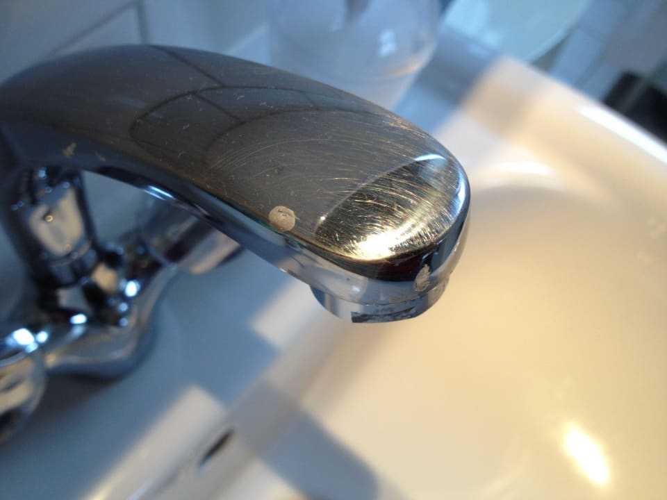 Dreckige Waschbeckenamatur Hotel Zum Eichbaum