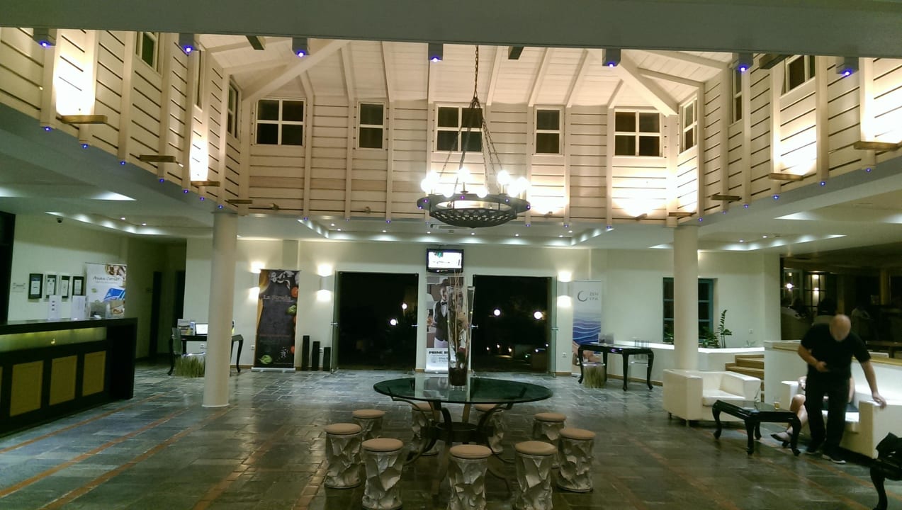 Eingang Silva Beach Hotel