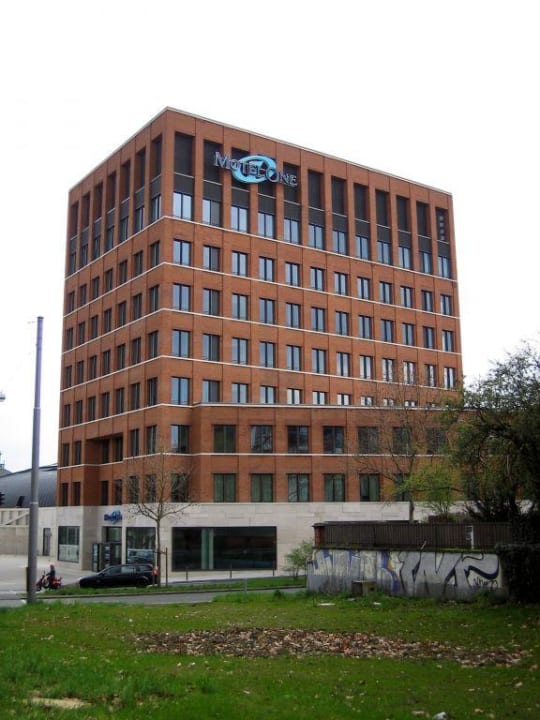 Außenansicht Motel One Wiesbaden