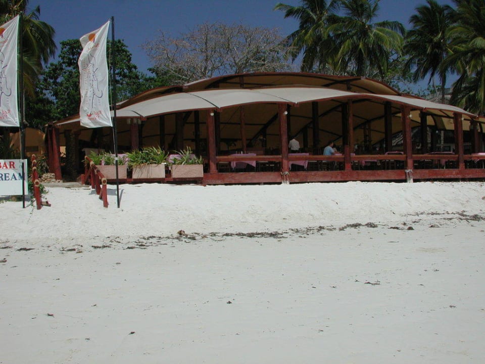 Restaurantansicht vom Strand Hotel The Sands at Nomad