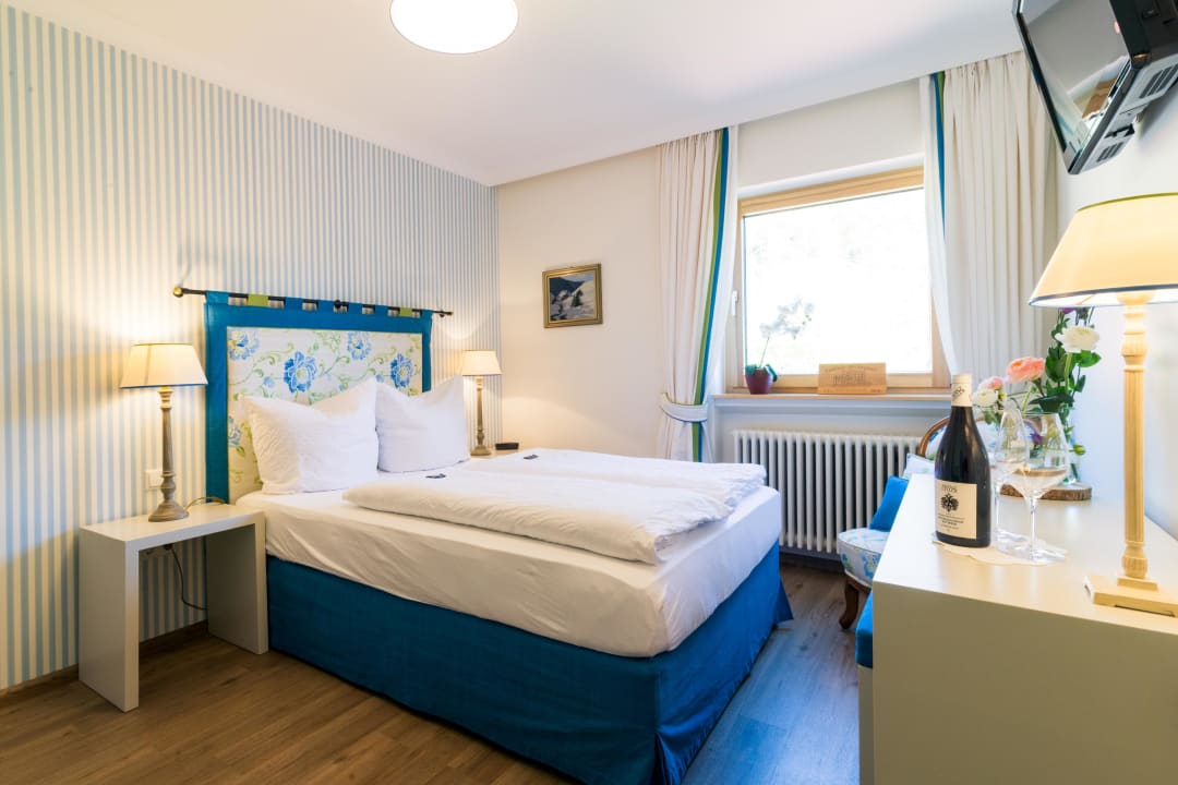 Zimmer Goldener Adler Oberried - Hotel & Appartements