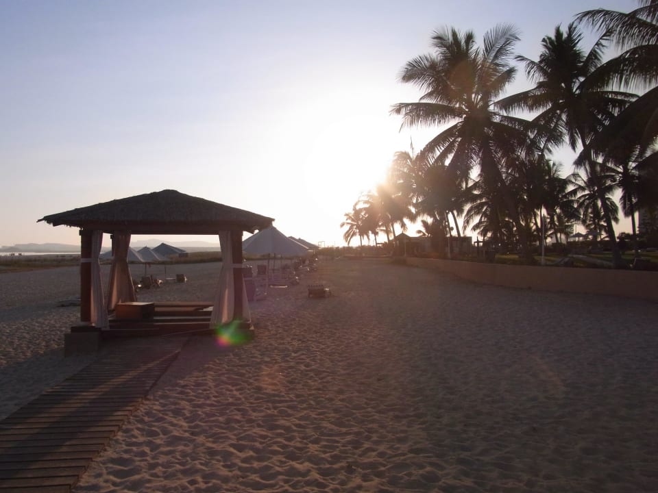 Strandbereich direkt vor Hotel Hilton Salalah  Resort