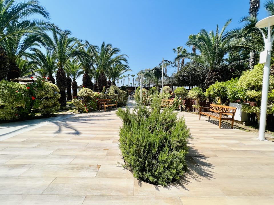 Gartenanlage The GrandResort By Leonardo Hotels