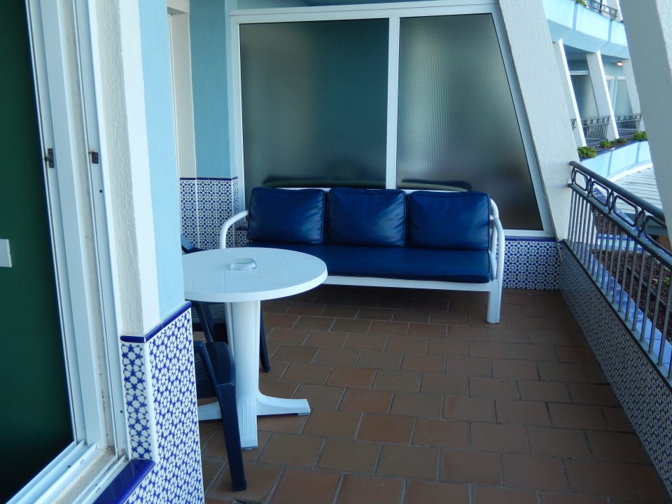 Die großzügige Terrasse Coral La Quinta Park Suites