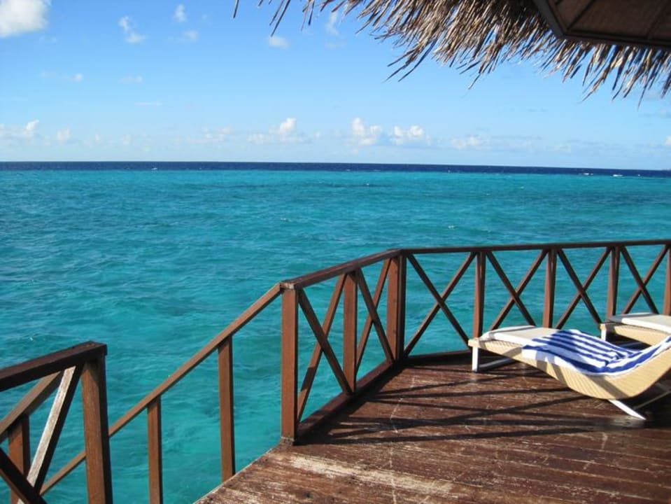 Wasserbungalow Terrasse Angaga Island Resort
