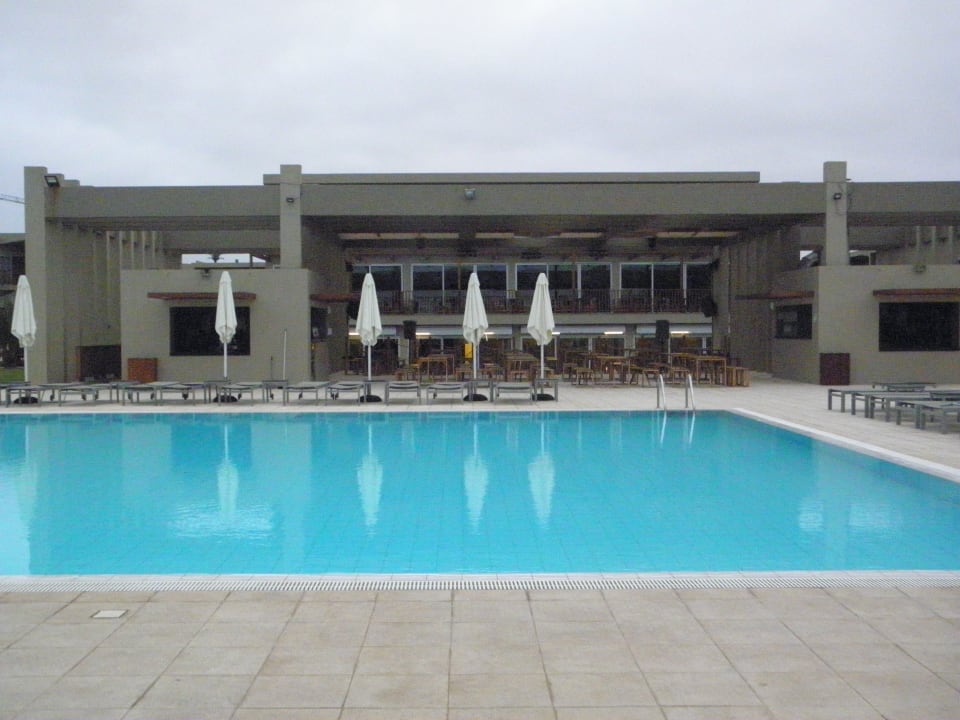 Pool Oasis Salinas Sea