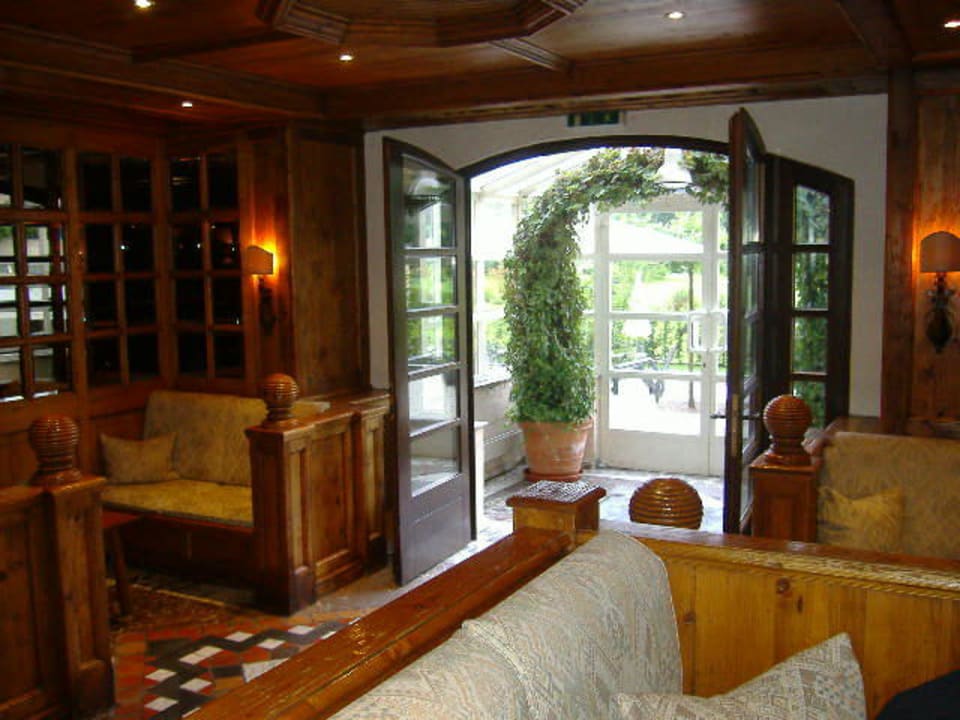 Gang zur Terrasse Parkhotel Oberstaufen