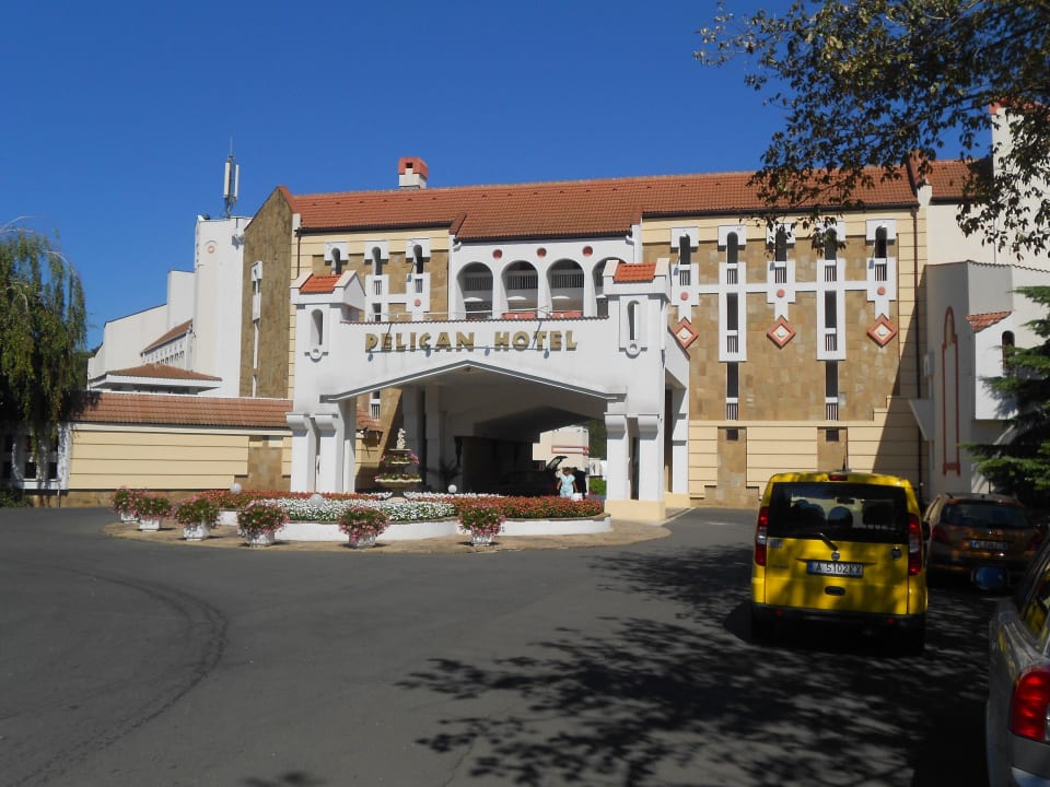 Hoteleingang Duni Royal Pelican Resort