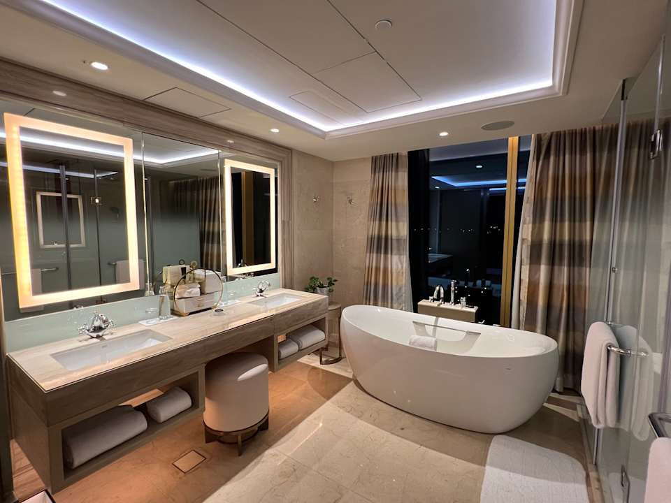 Zimmer Okada Manila