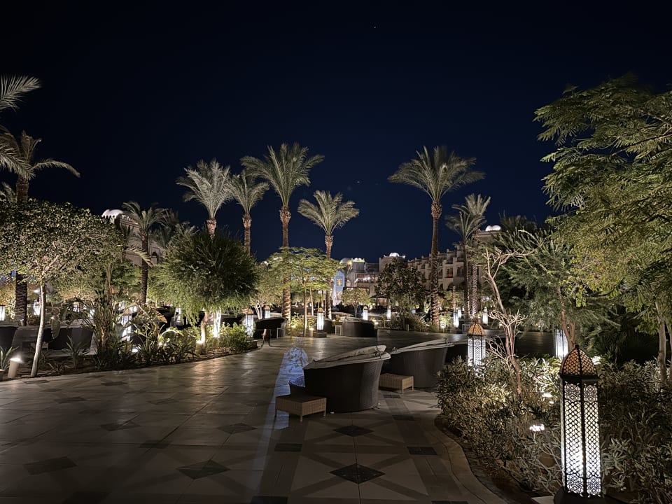 Gartenanlage The Grand Palace - Adults only