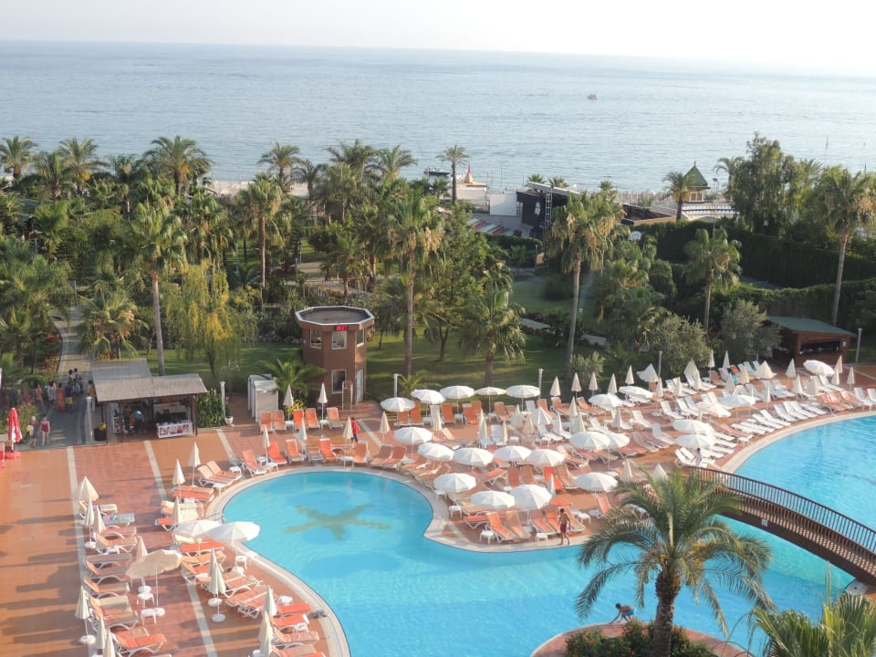 Blick auf den Pool & das Meer Arycanda Kirman Premium