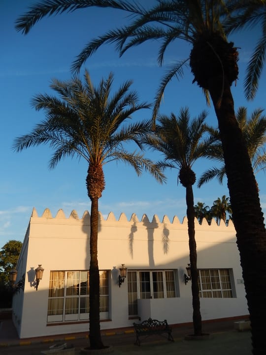 Außenansicht Abades Benacazón Hotel