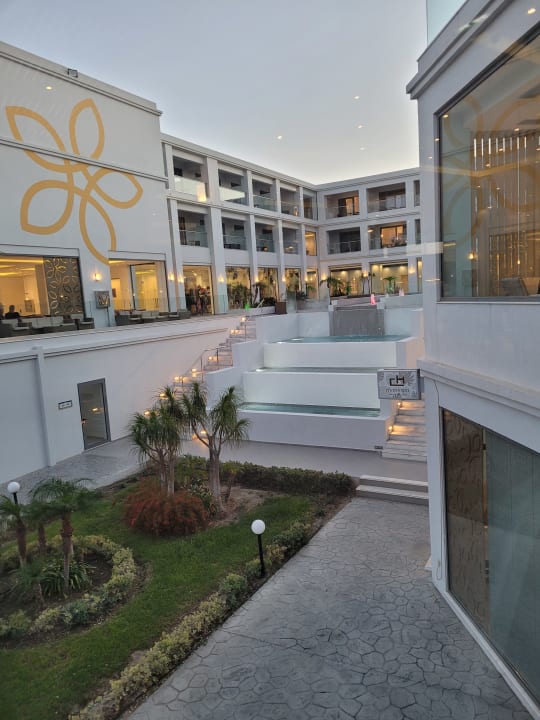 Gartenanlage Asterias Beach Resort