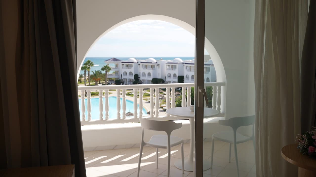 Außenansicht Royal Tulip Taj Sultan