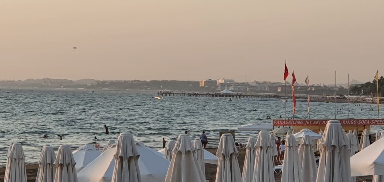 Strand Side Star Beach