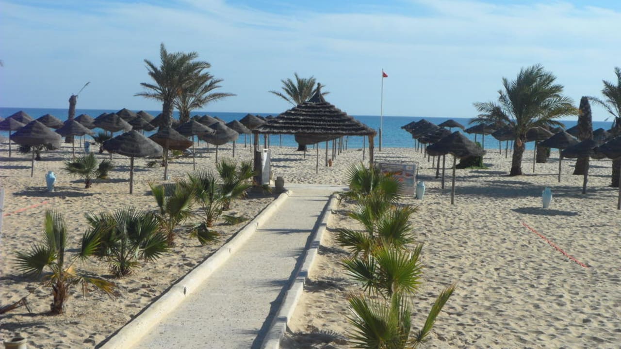 Übergang Hotelanlage/ Strand Hotel Paradis Palace