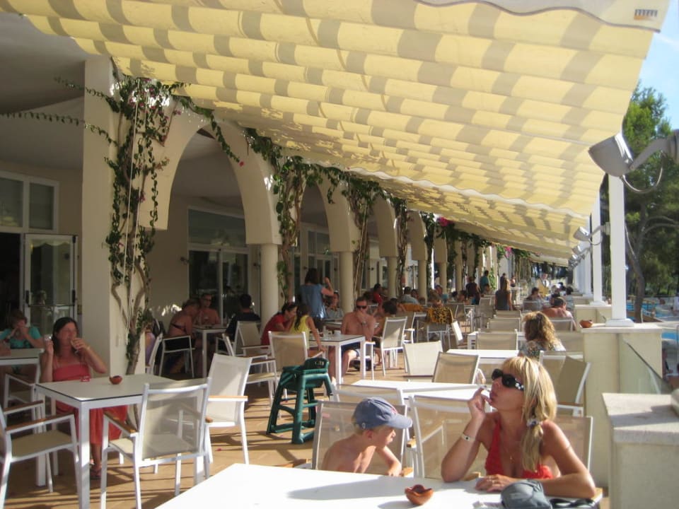 Pizzeria Außenbereich Iberostar Waves Club Cala Barca