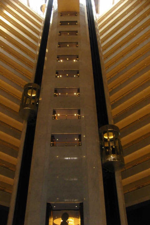 Die ankommenden Fahrstühle Hotel Mandarin Oriental Singapore