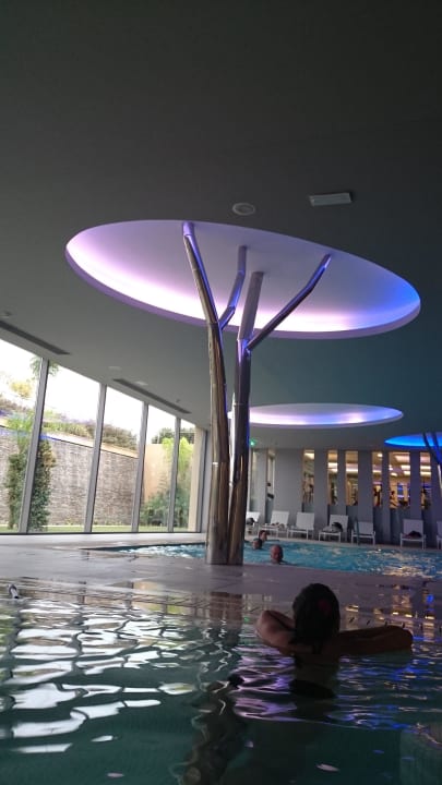 Indoorpool - Blick vom Jacuzzi auf den Pool Princess Andriana Resort & Spa