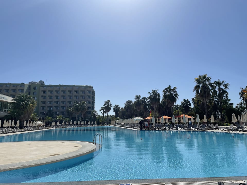 Pool VONRESORT Golden Coast